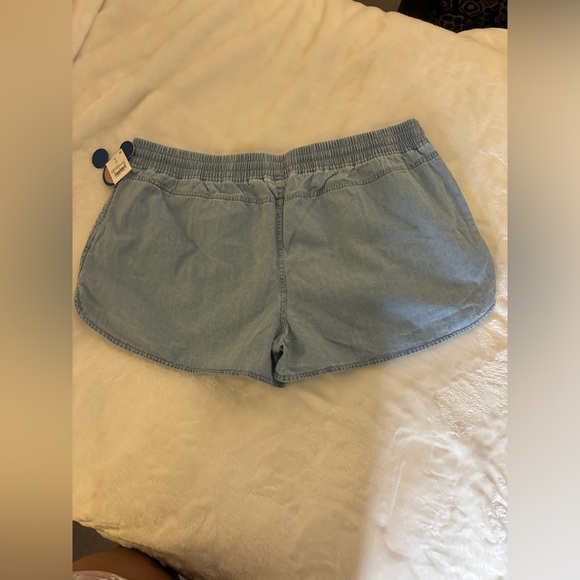 Disney x Junk Food Women’s Denim Shorts (XXL) NWT - Picture 2 of 7